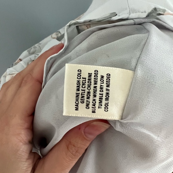 Skies Are Blue Floral Top - Picture 14 of 15